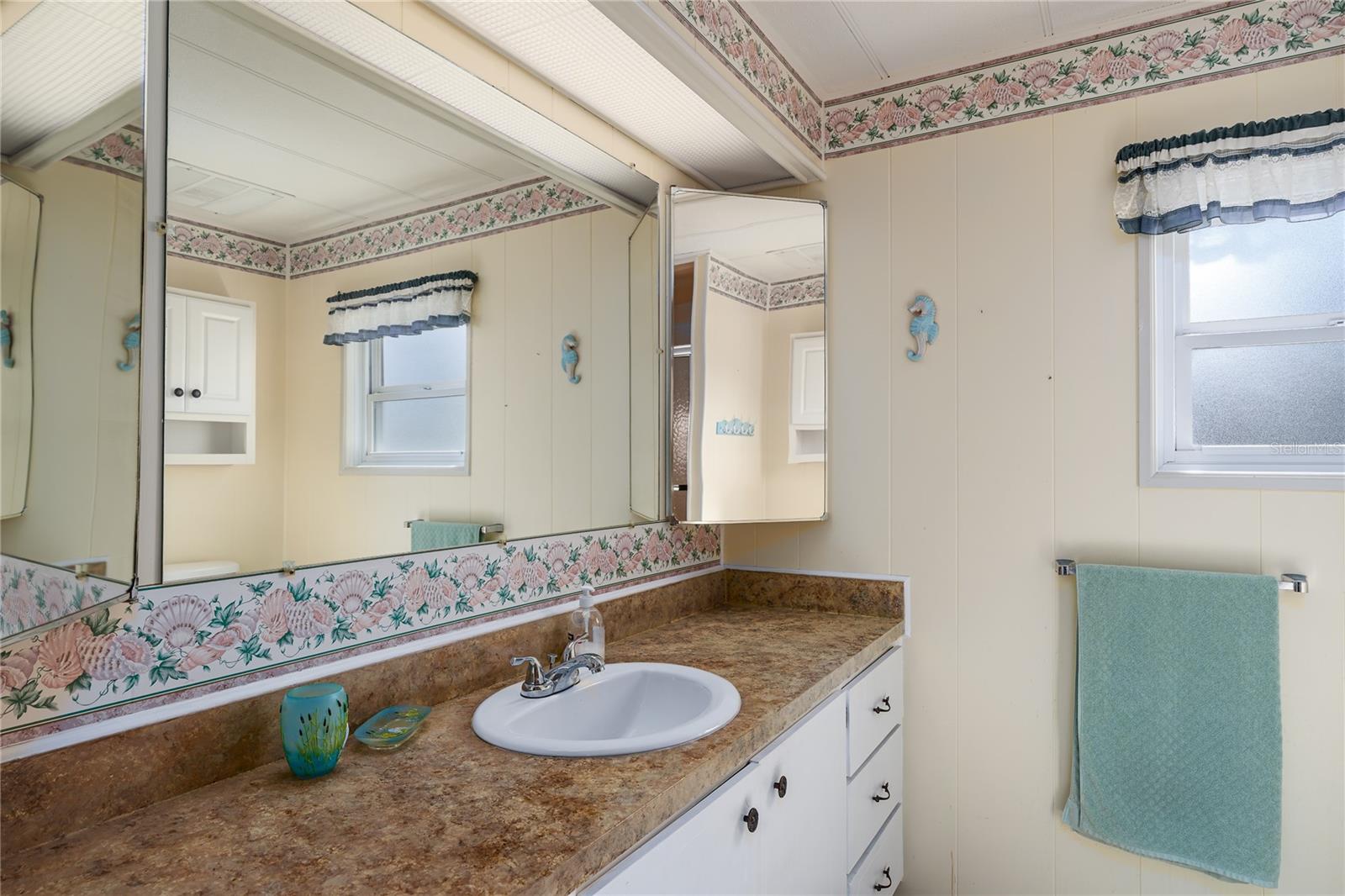 1003 45th Avenue Drive E