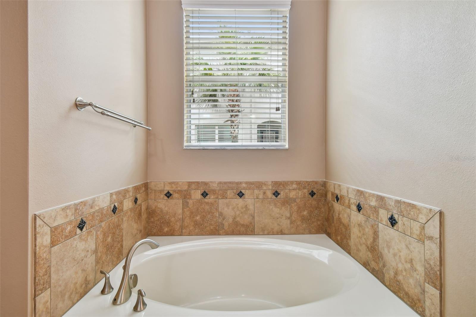 11224 Roseate Drive