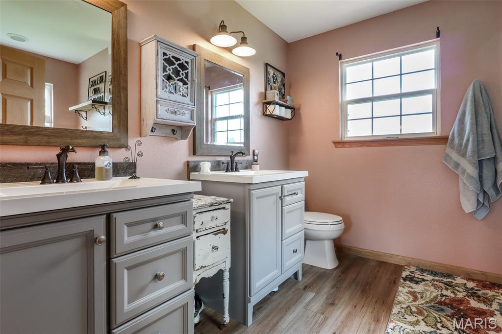 301 Ridgewood Court