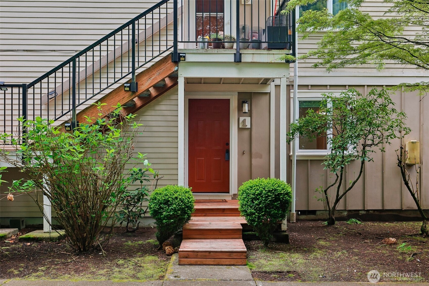 Completely remodeled and move-in ready—this ground-floor 1BR/1.5BA end unit blends style and comfort in the heart of Totem Lake. Enjoy high-end finishes, quartz counters, brand new appliances, new floors, and a rare private sauna in the primary suite. The open layout flows to a private patio, perfect for relaxing or entertaining. Features include a real fireplace, full-size laundry, generous storage, two parking spaces (one covered), and no rental cap. Set among lush, garden-like grounds with no special assessments, just minutes to Totem Lake Village, dining, shopping, and easy I-405 access.