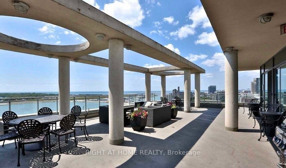 410 W Queens Quay 1205