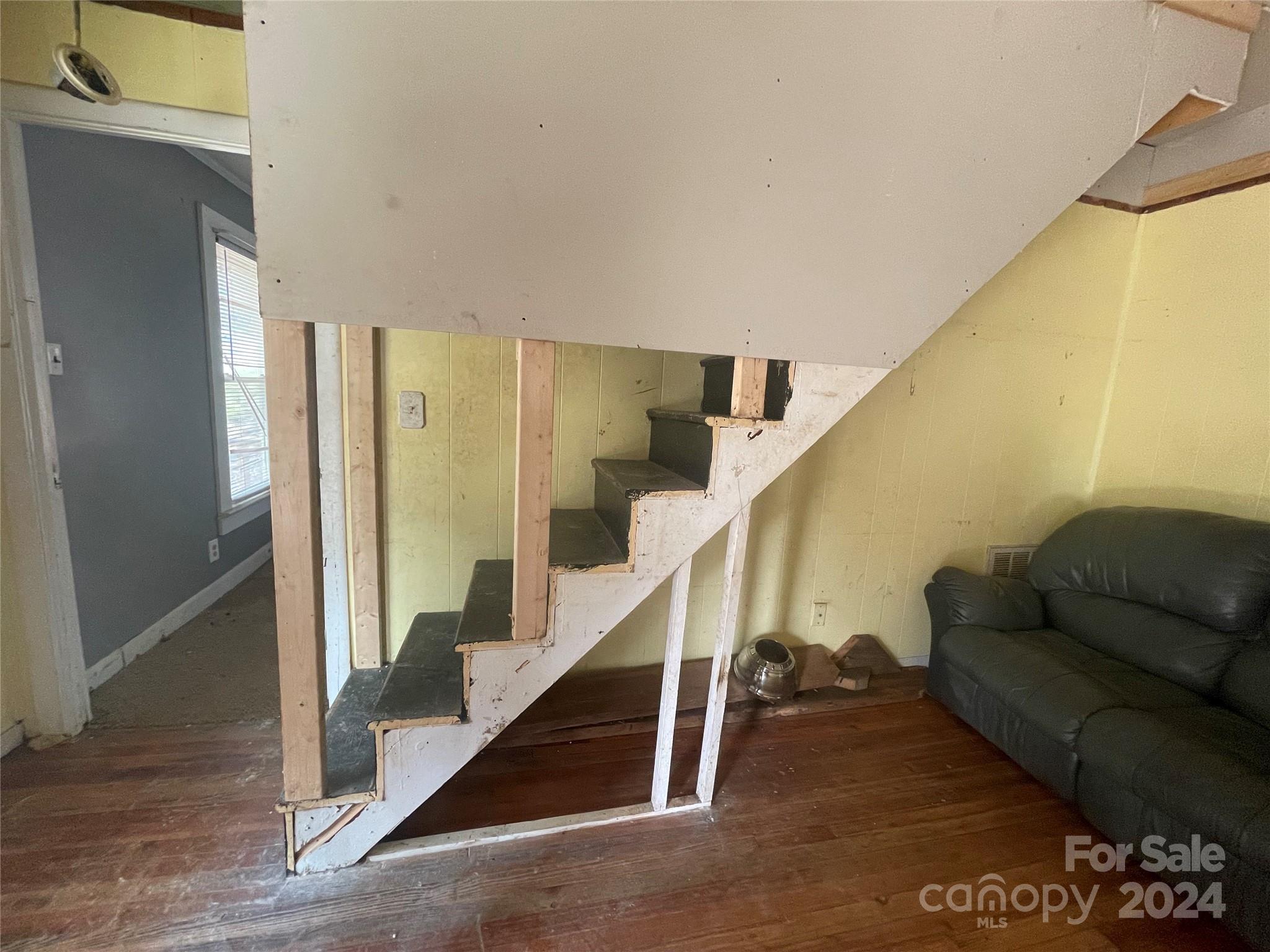 202 Hickory Street 21
