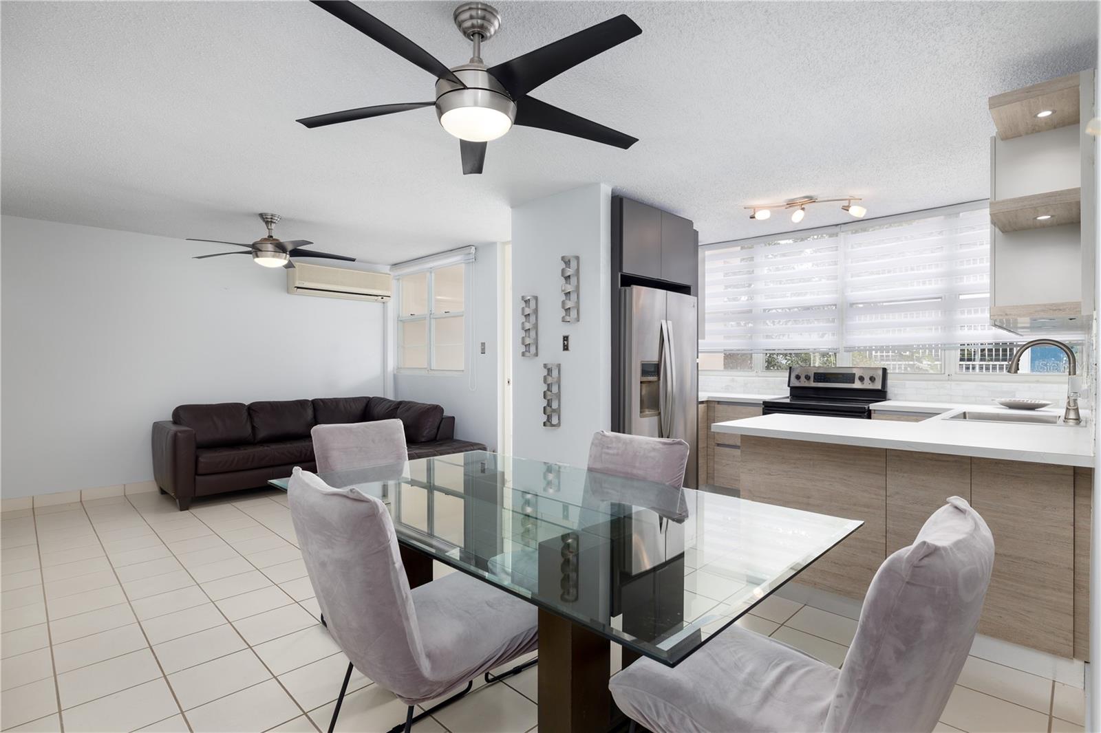 151 Av. Tte. César Luis González 3002