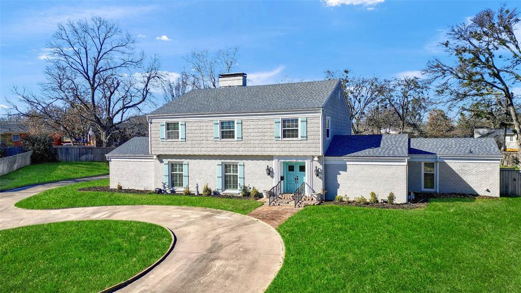 1016 Crestview Drive