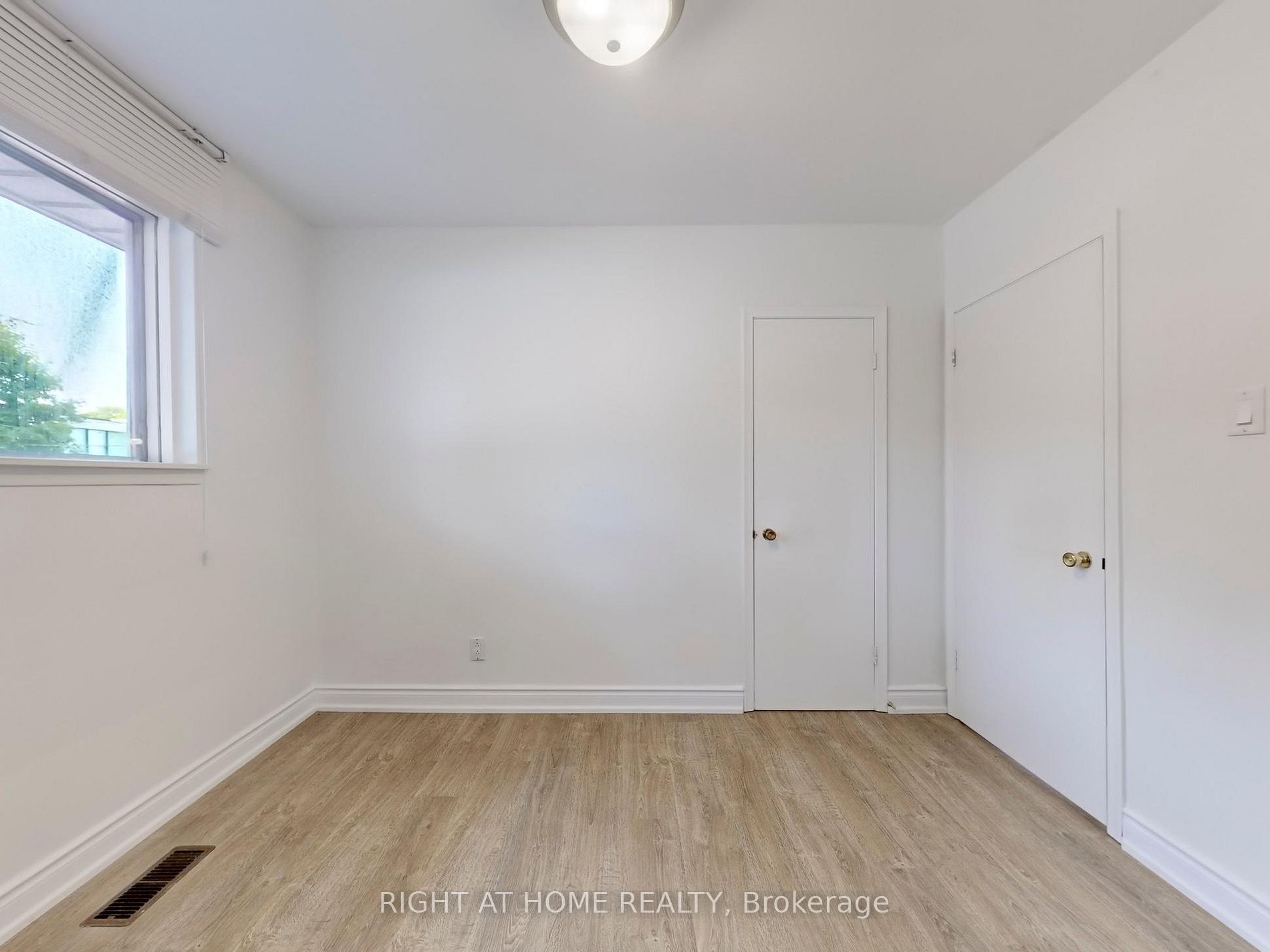 96 Grandview Ave Main Fl