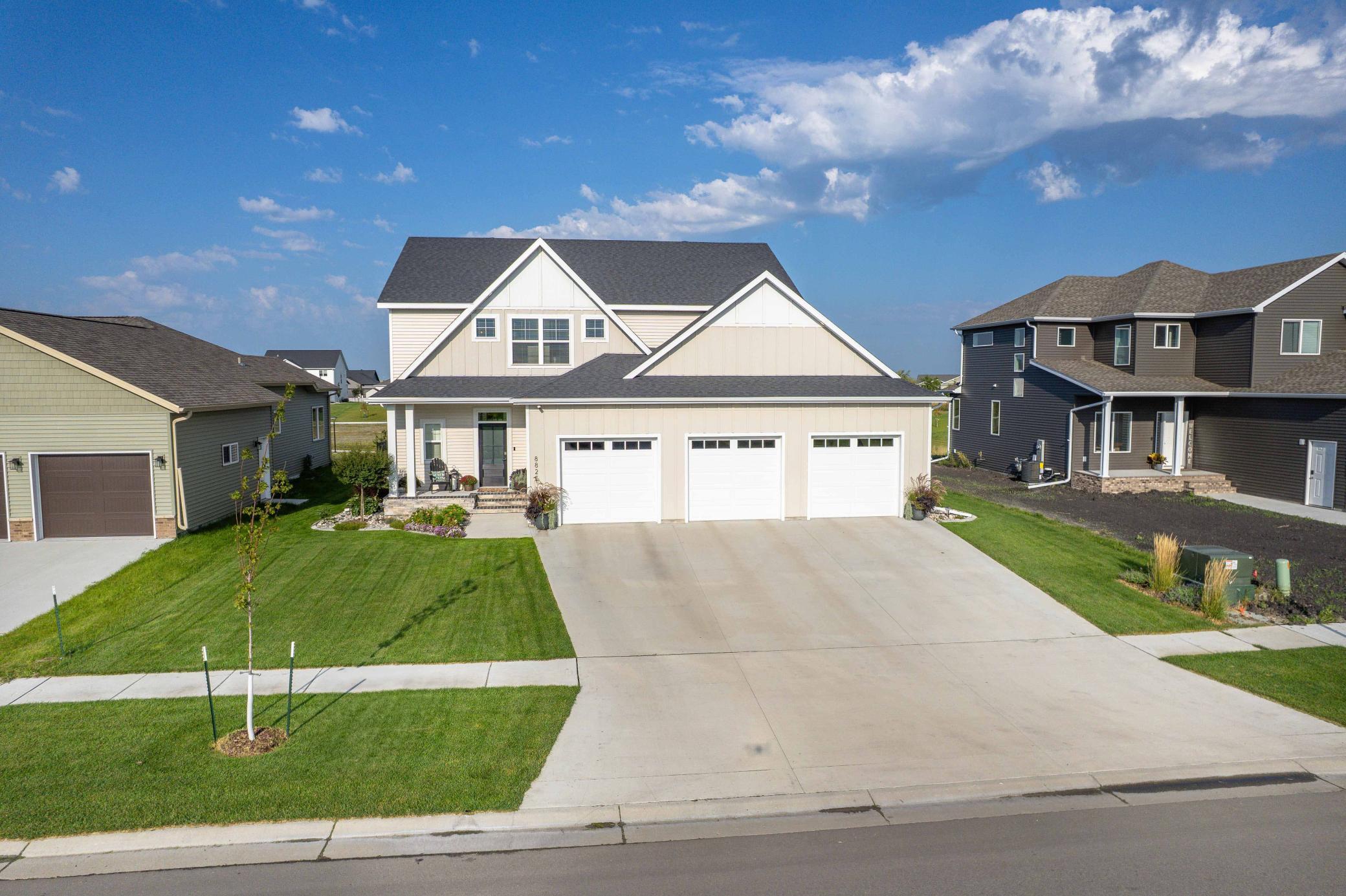 8825 Meadowlark Parkway