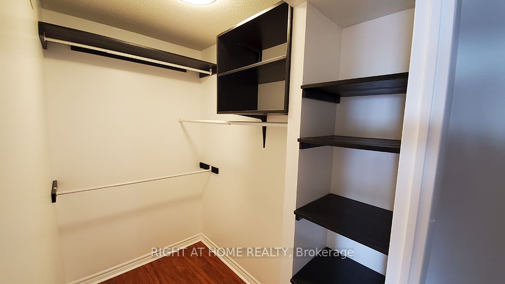 285 Enfield Pl 1009