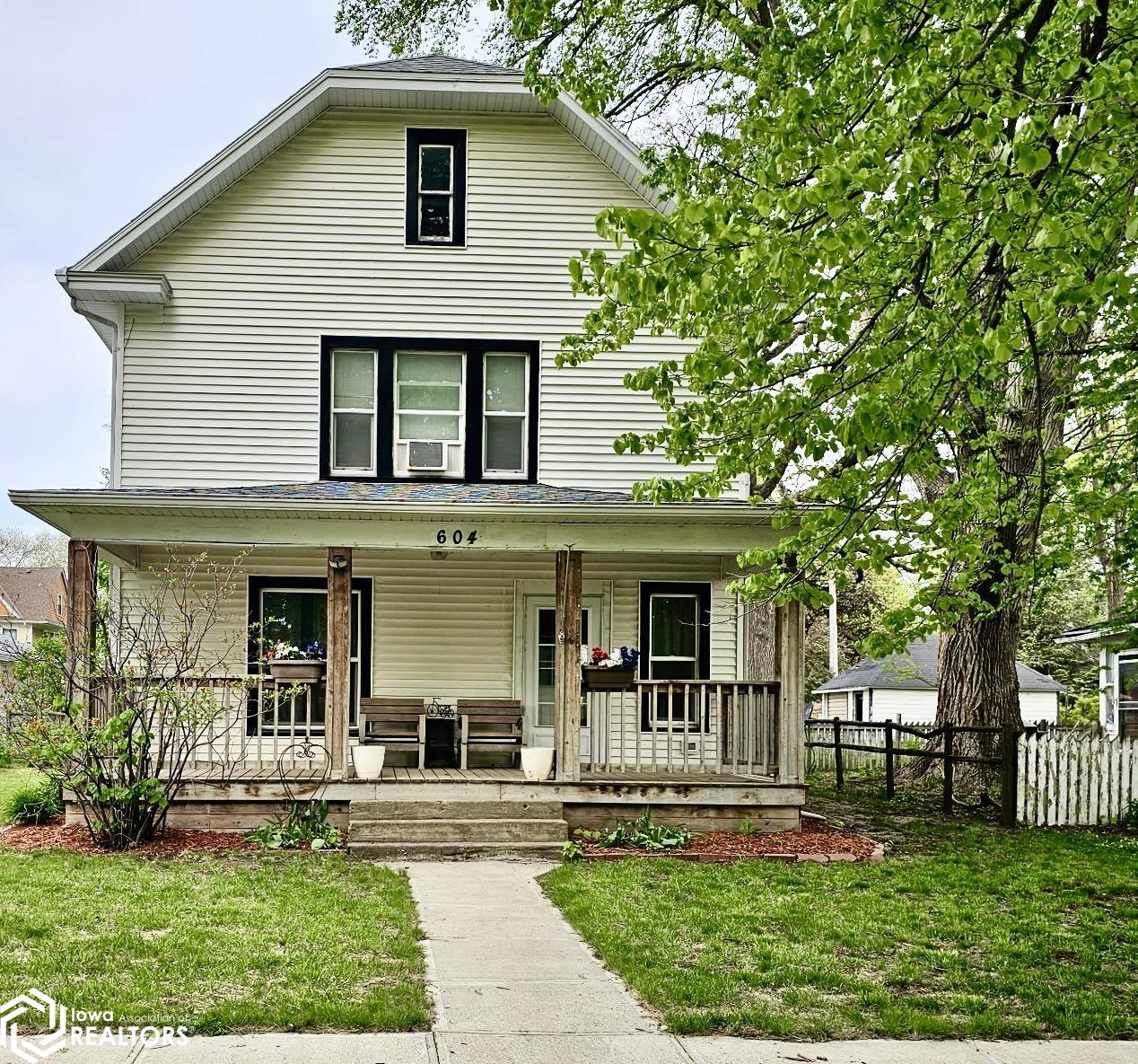 604 Walnut Street