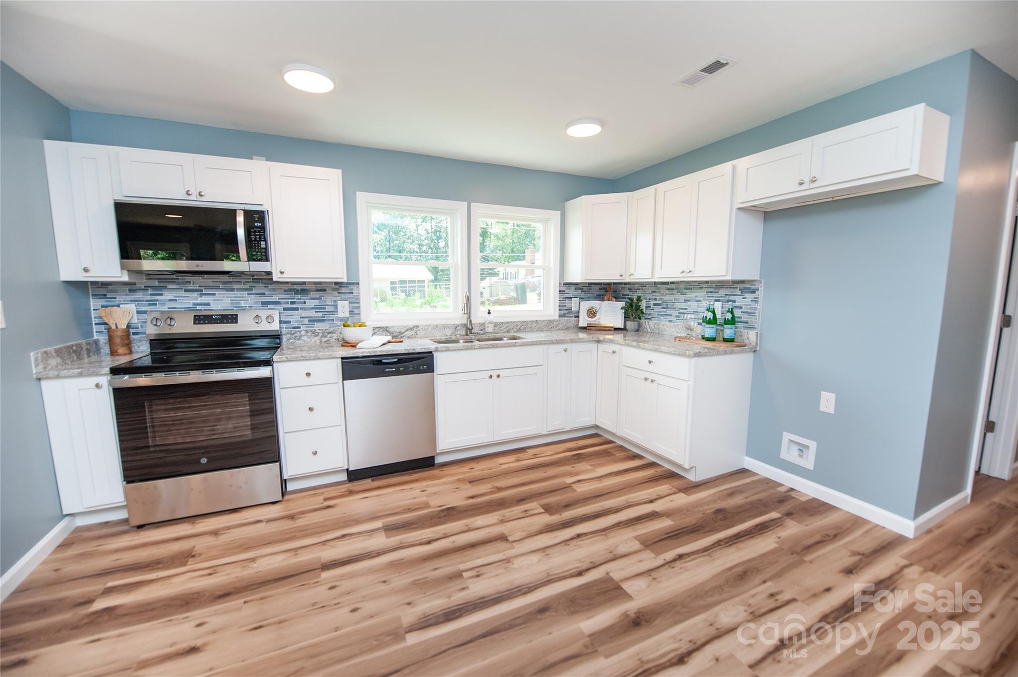 113 Oakleaf Drive