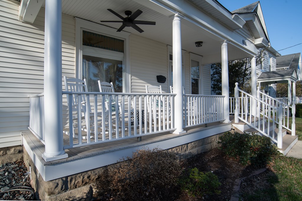 609 Monroe Ave 247