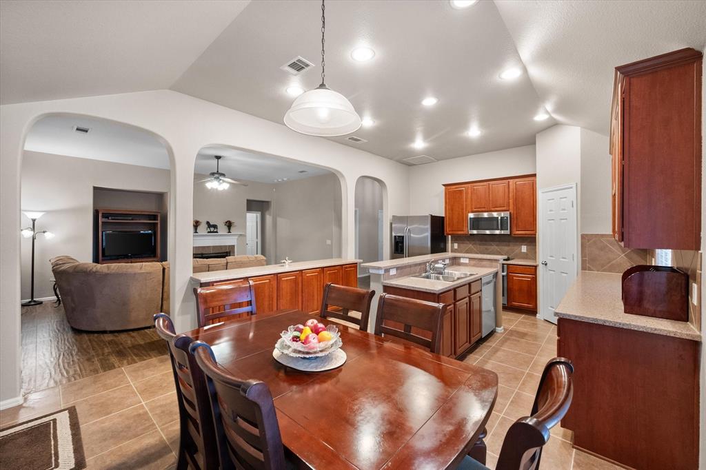 1805 Rim Rock Trail