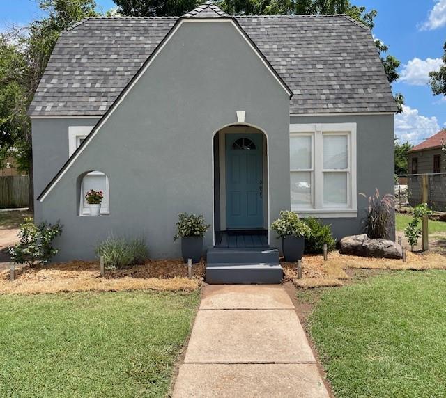 Turnkey Norman Triplex! Looking for a property that pays for itself? This high-performing triplex near OU and Downtown Norman delivers solid income of $42,000/yr @ $3,500/mo, an 8.5-9% cap rate. A true long-term value. A charming 2-bedroom cottage plus a modern two-level ADU with two studio apartments all fully leased! Enjoy updated interiors, 2023 roofs, Fiber Internet, 4 dedicated parking spaces, and a large, fenced yard shaded by mature trees. Live in one and let the others cover the mortgage or keep all three as cash-flowing rentals. Great location near restaurants, campus, arts, and nightlife, this is a rare Norman gem that checks every box!