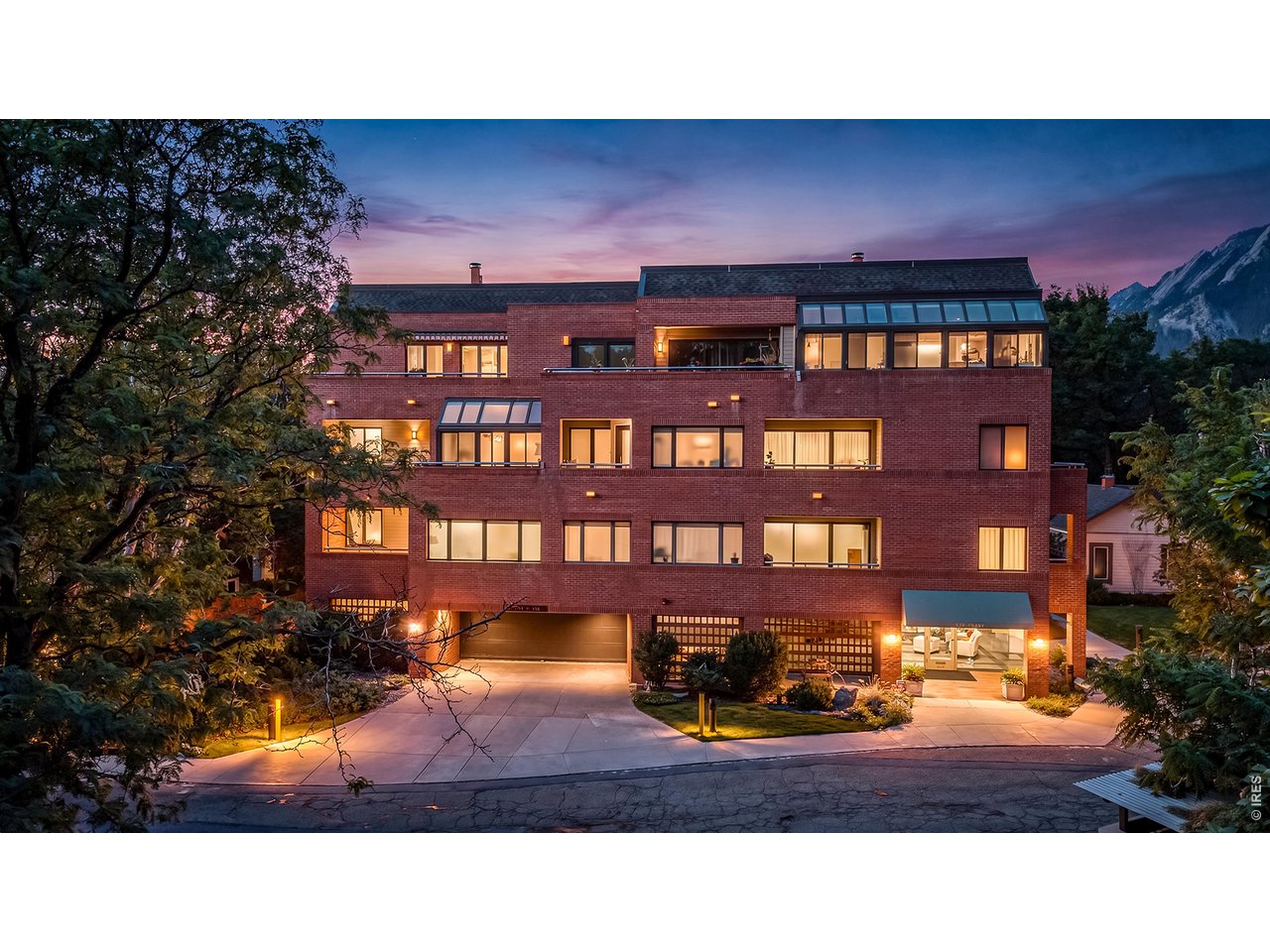 624 Pearl St 203
