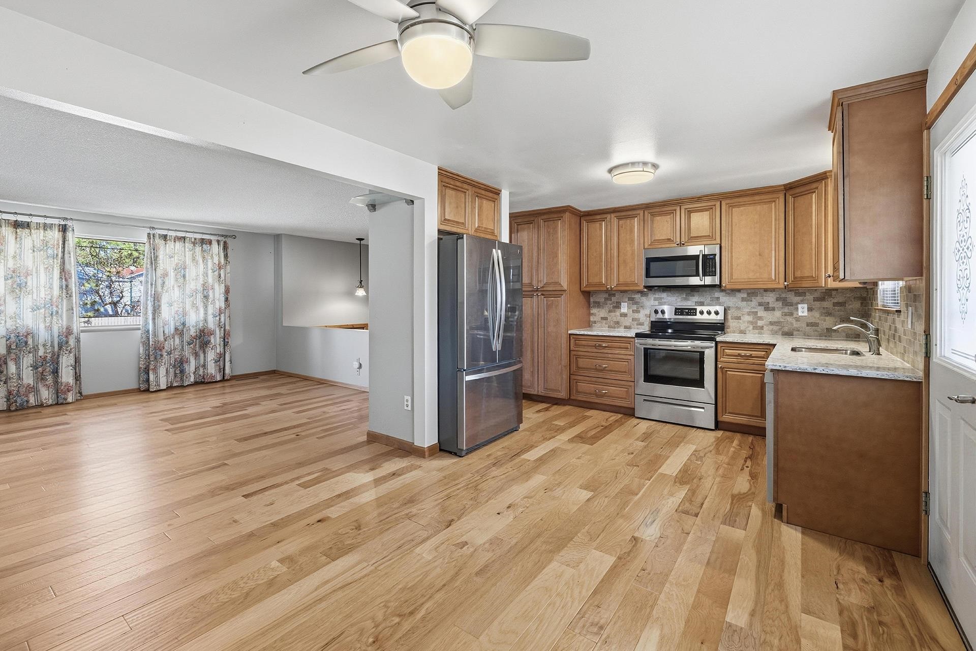 3433 W Wellesley Ave Ave