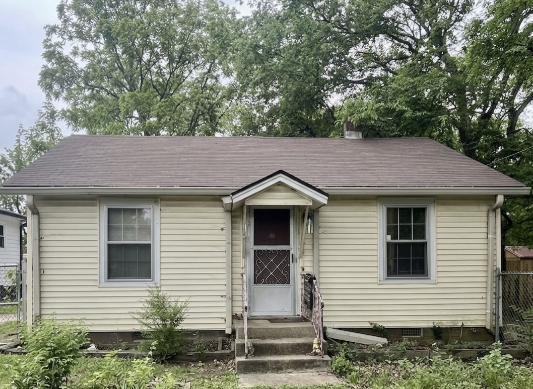 312 Hickory St
