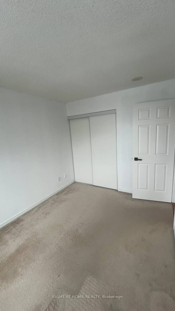 11 Oneida Cres 1202