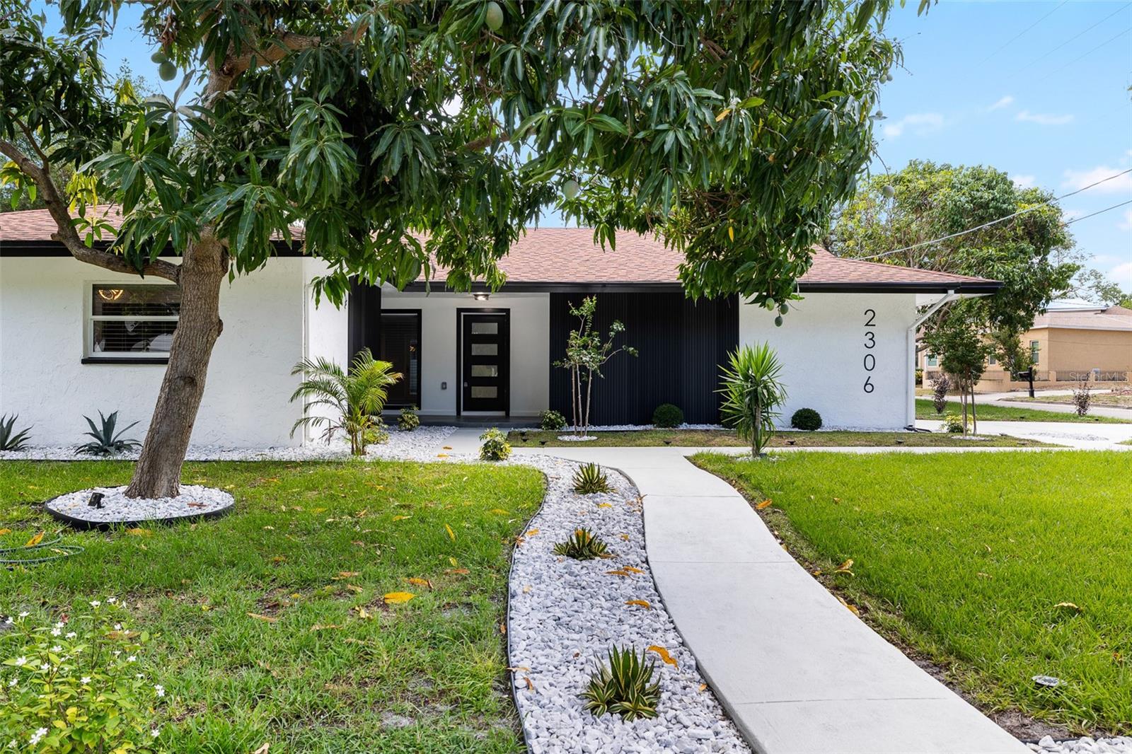 2306 S San Jose Circle, Tampa, FL