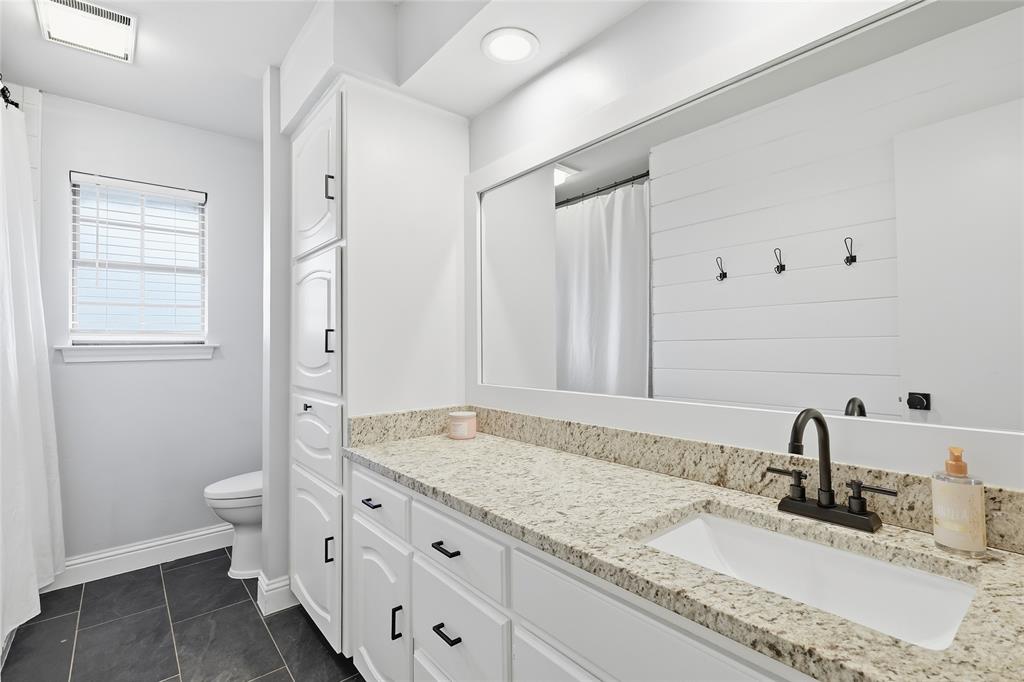 5008 Lake View Circle