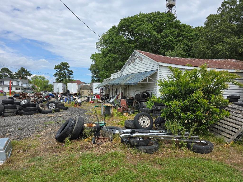18 Years: Continuous operation and all inventory too, commonly known as Youngs. Conveying is an operating business, and 4,7 acres too. The business consists of many buildings and trailers, all housing massive amounts of inventory. It goes to say, if you can't find it at Youngs for a bargain, it just doesn't exist.  An entertaining business, especially for a recent retiree, that just isn't ready to step aside.