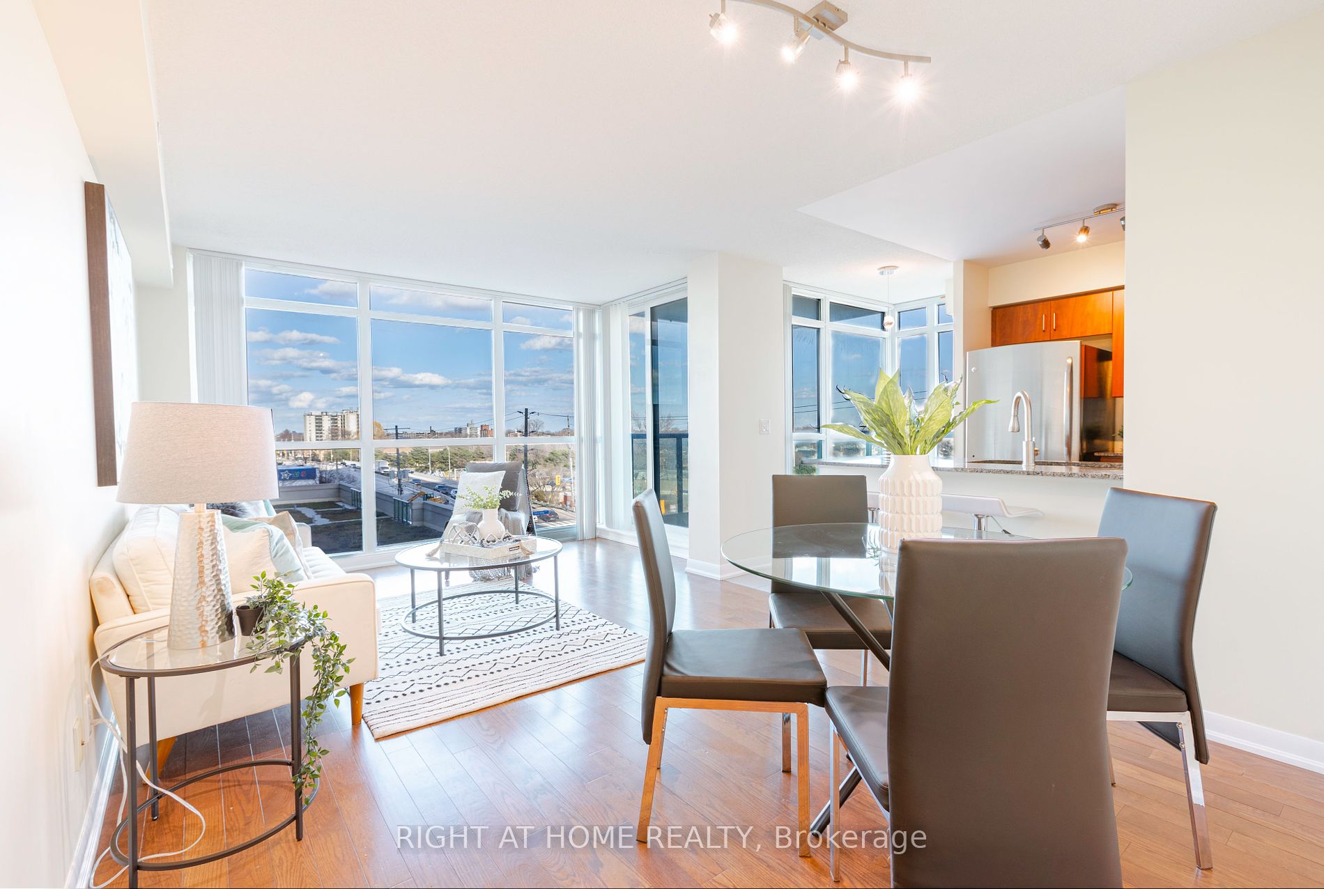215 Sherway Gardens Rd 502