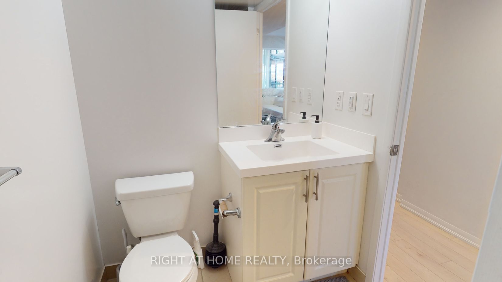 3091 Dufferin St #515