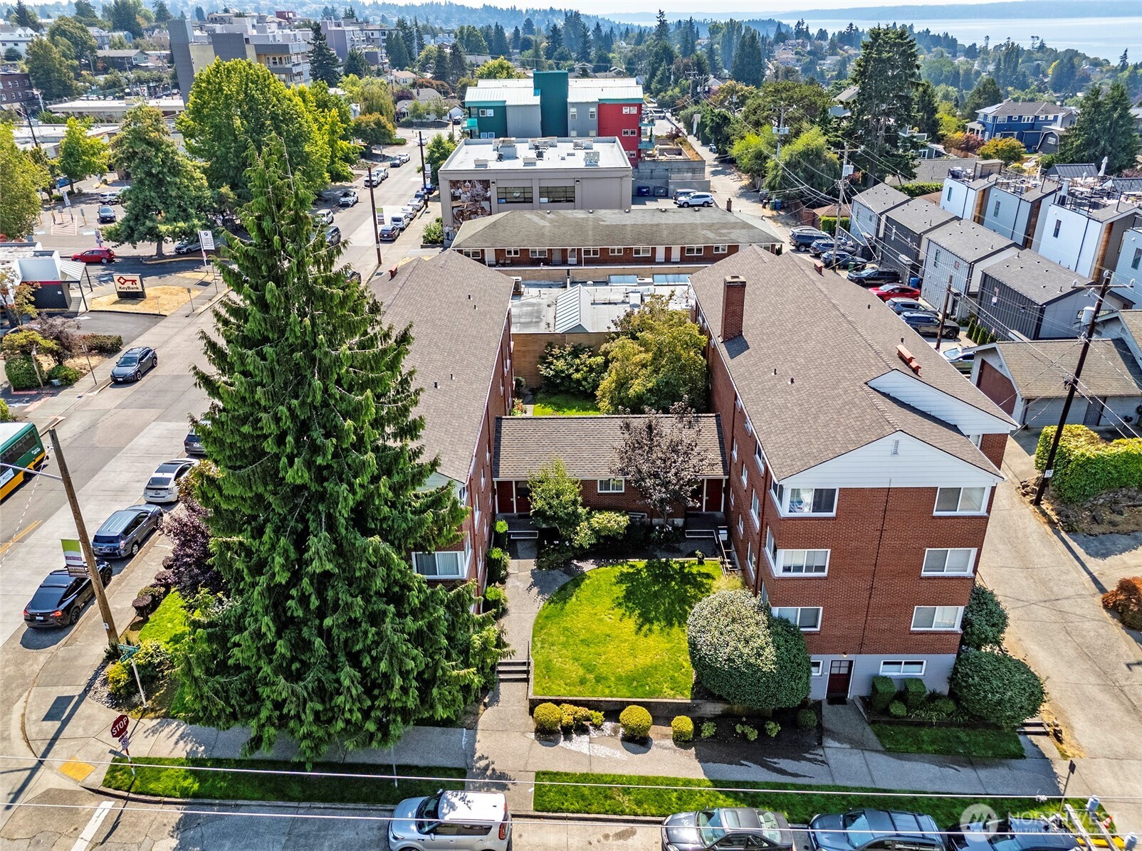 4405 SW Alaska Street 304