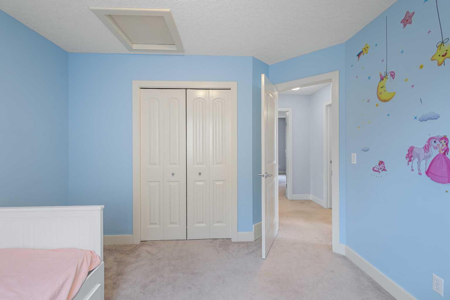 86 Royal Ridge Mount NW