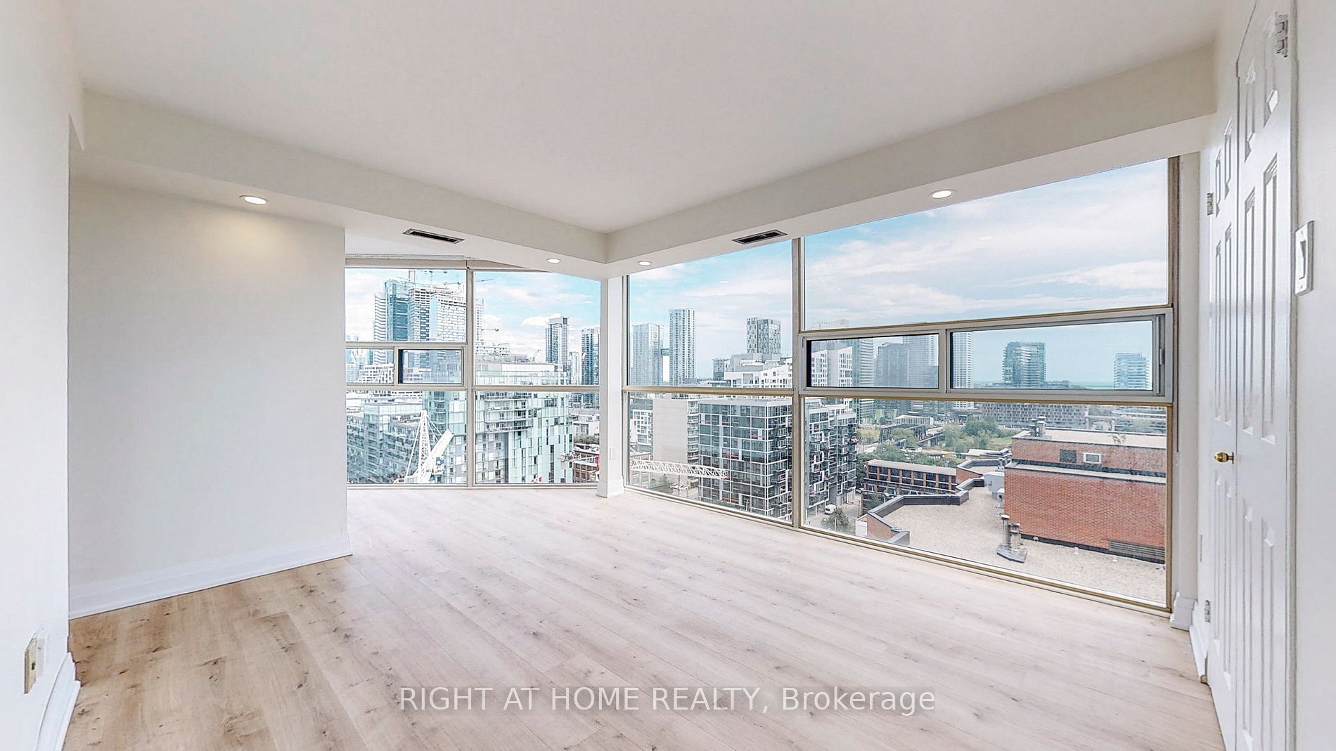 705 W King St 1802