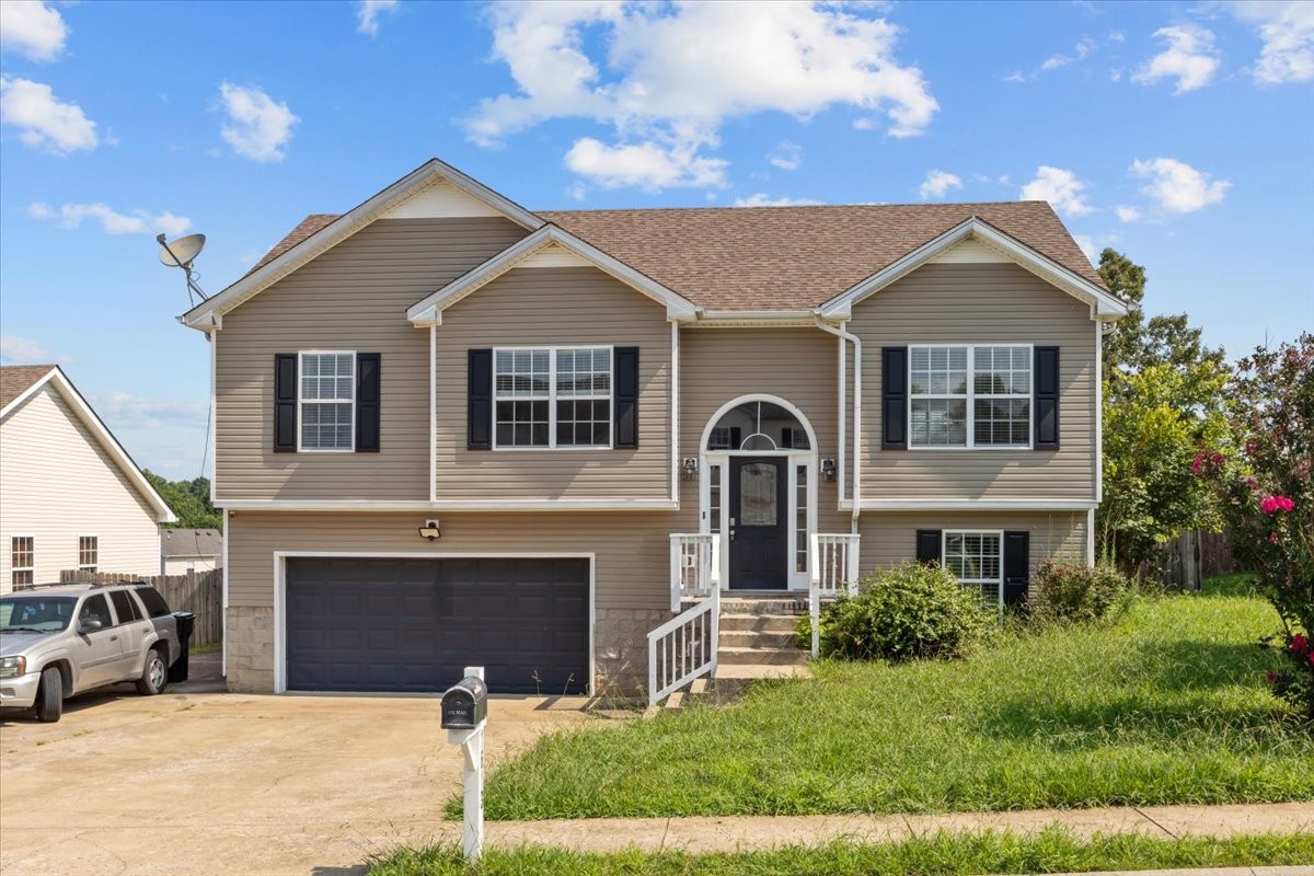 1613 Broad Cir