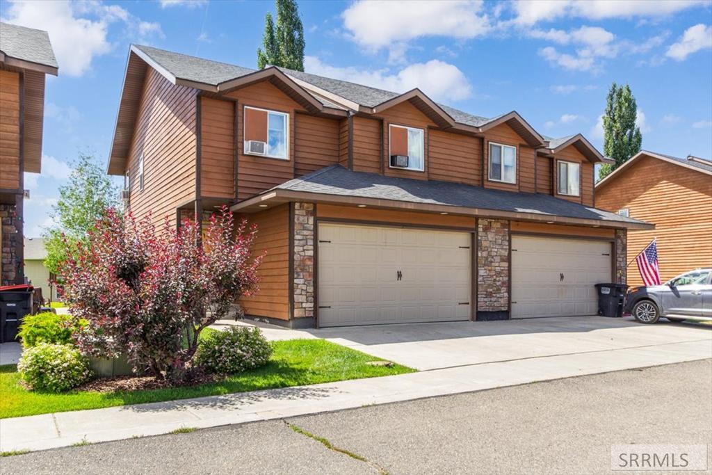 718 Valley Centre Drive6 