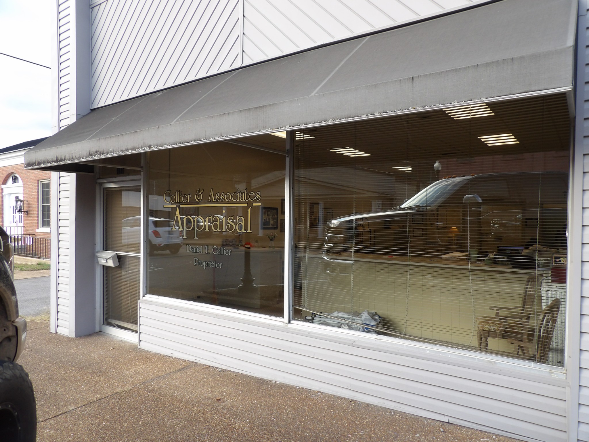 111 W Main St