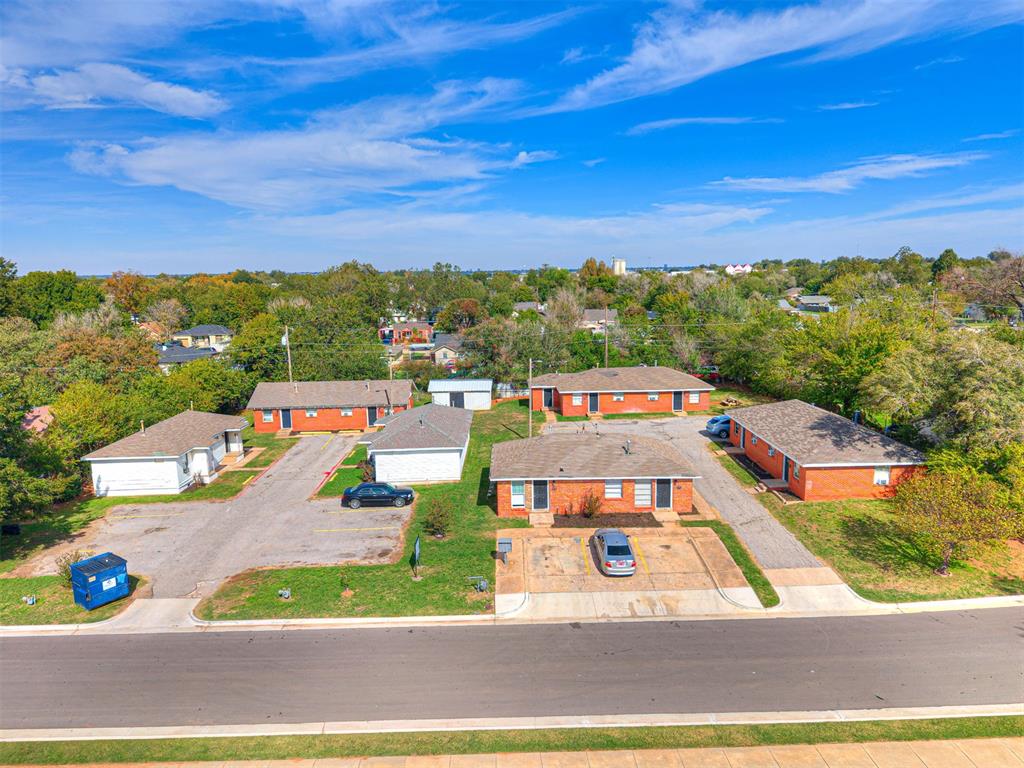 This 12 plex is the perfect property to add to a growing portfolio. 10 units have had updates done to them. There are two 2-bed, 1-bath units and ten 1-bed, 1-bath units with on-site washers/dryers that are leased and bring in extra income. Owner pays water/sewer/trash. Tenants pay electric and gas. Gross monthly income is $8,950 - 4 Vacant units