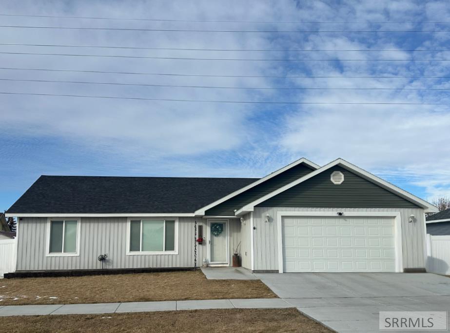 1119 Sweetwater Dr