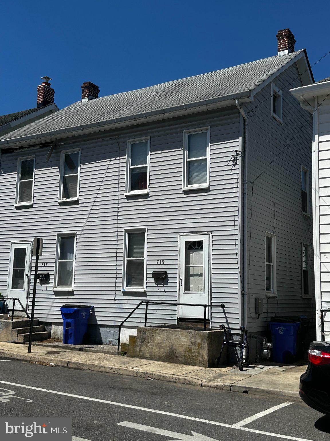 719 N Locust Street