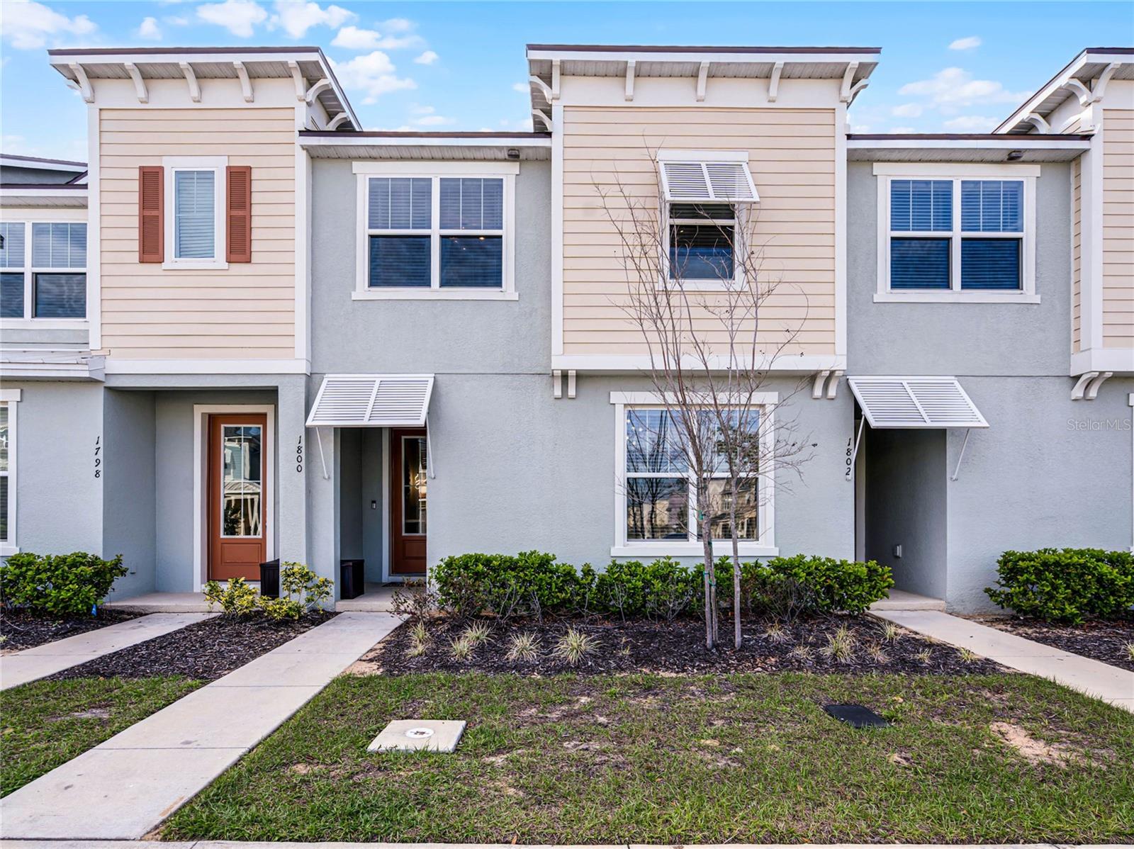 Discover a world of enchantment at 1800 Tropical Palms Cir, a fully furnished 5-bedroom, 4.5-bathroom townhome nestled within the vibrant Solara Resort. This spacious haven offers themed rooms that delight both young and old, with Minions and Mickey Mouse-inspired spaces and an Avengers-themed loft area. Immerse yourself in the magic of Central Florida with easy access to world-renowned attractions, shopping, dining, and more. Unwind in the resort's grand pool complex, featuring a thrilling FlowRider surf simulator and a splash park, or stay active at the state-of-the-art fitness center. After a day of adventure, savour delicious meals and refreshing drinks at the full-service restaurant and bar. 1800 Tropical Palms Cir promises an unforgettable vacation experience for the entire family.