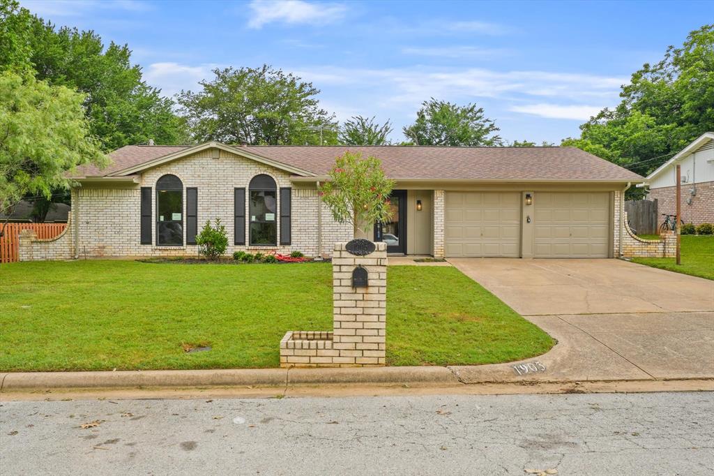 1905 Sage Trail