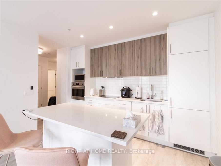181 S King St 1208