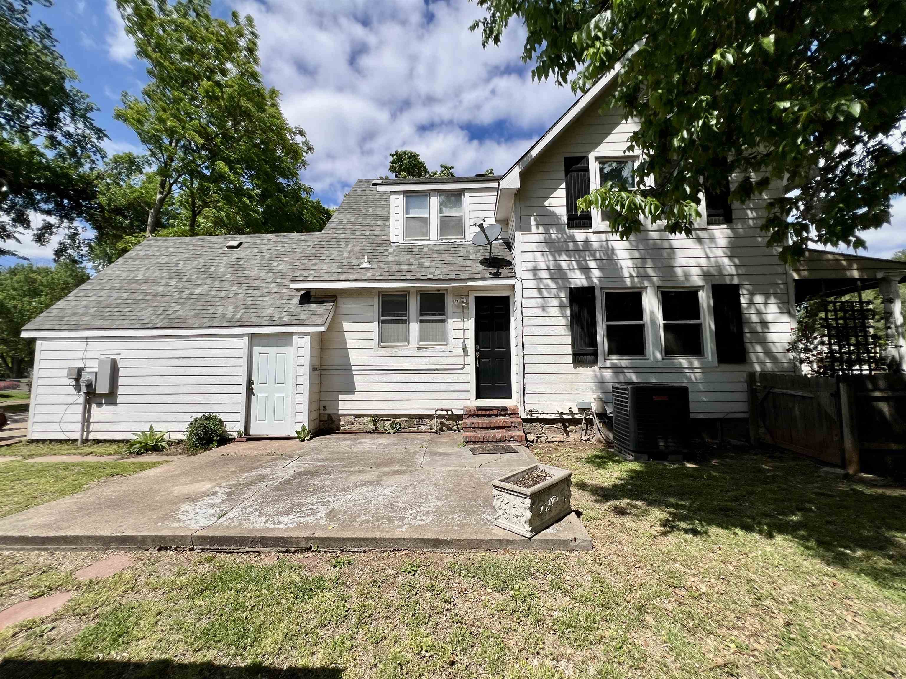 1103 Mansfield