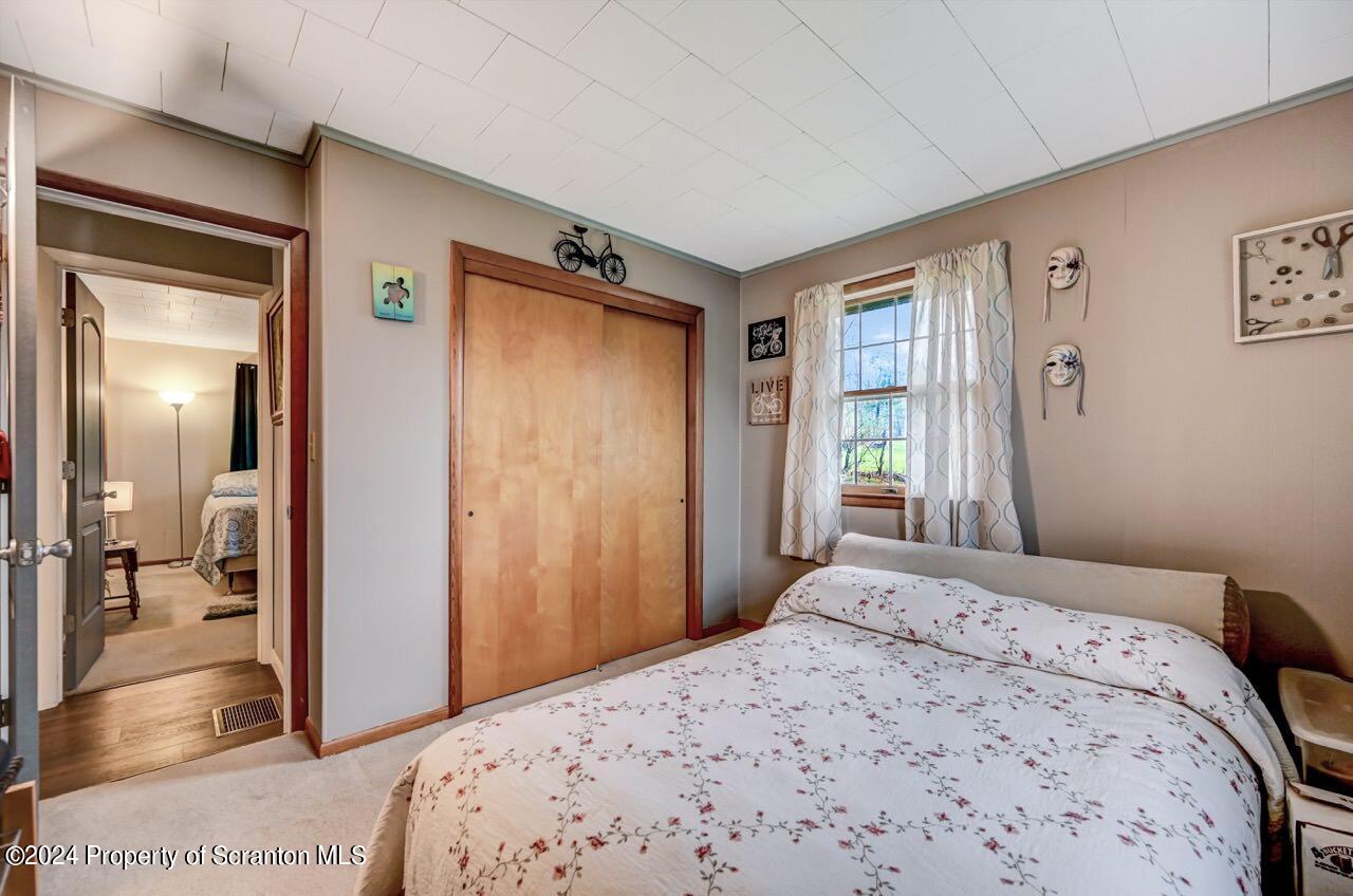 325 Schoolhouse Hill Road
