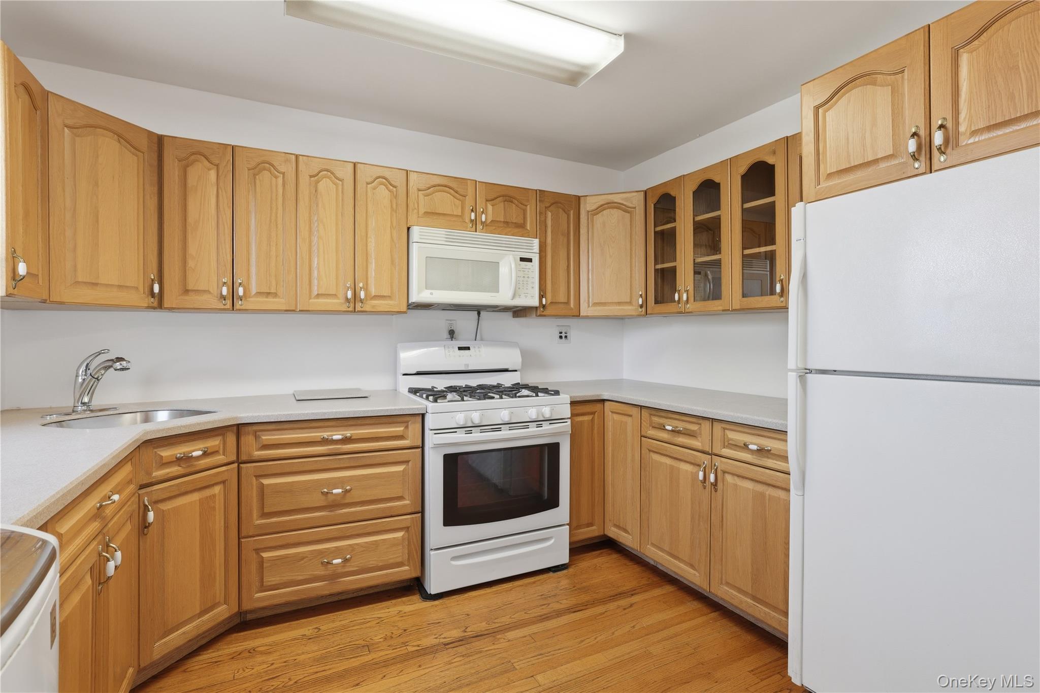 254-18 2nd Floor 75 Ave Upper