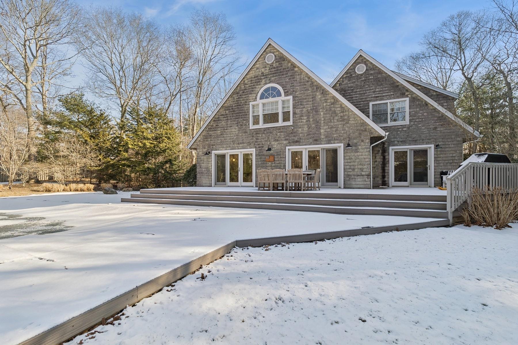 12 Bay Colony Court