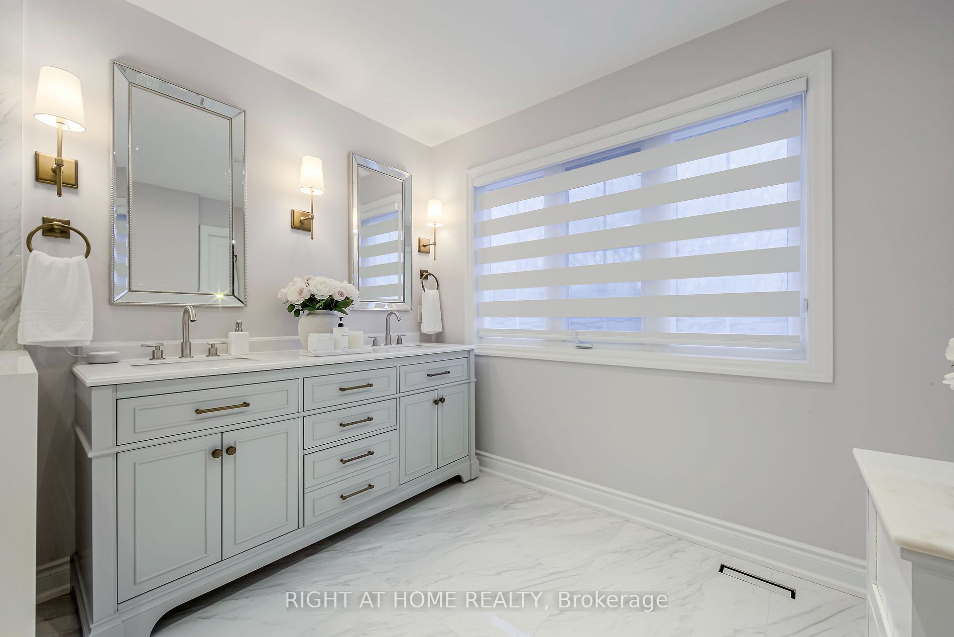 10 Little Rouge Circ