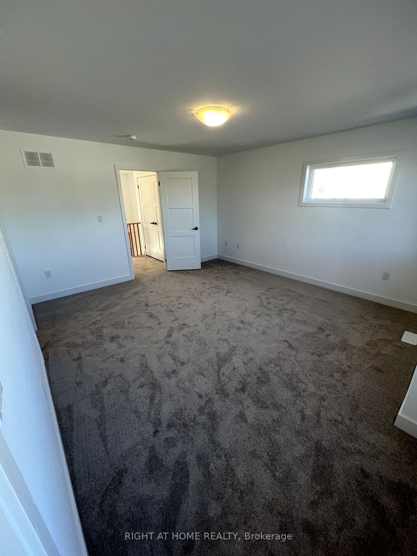 33 Pumpkin Corner Cres