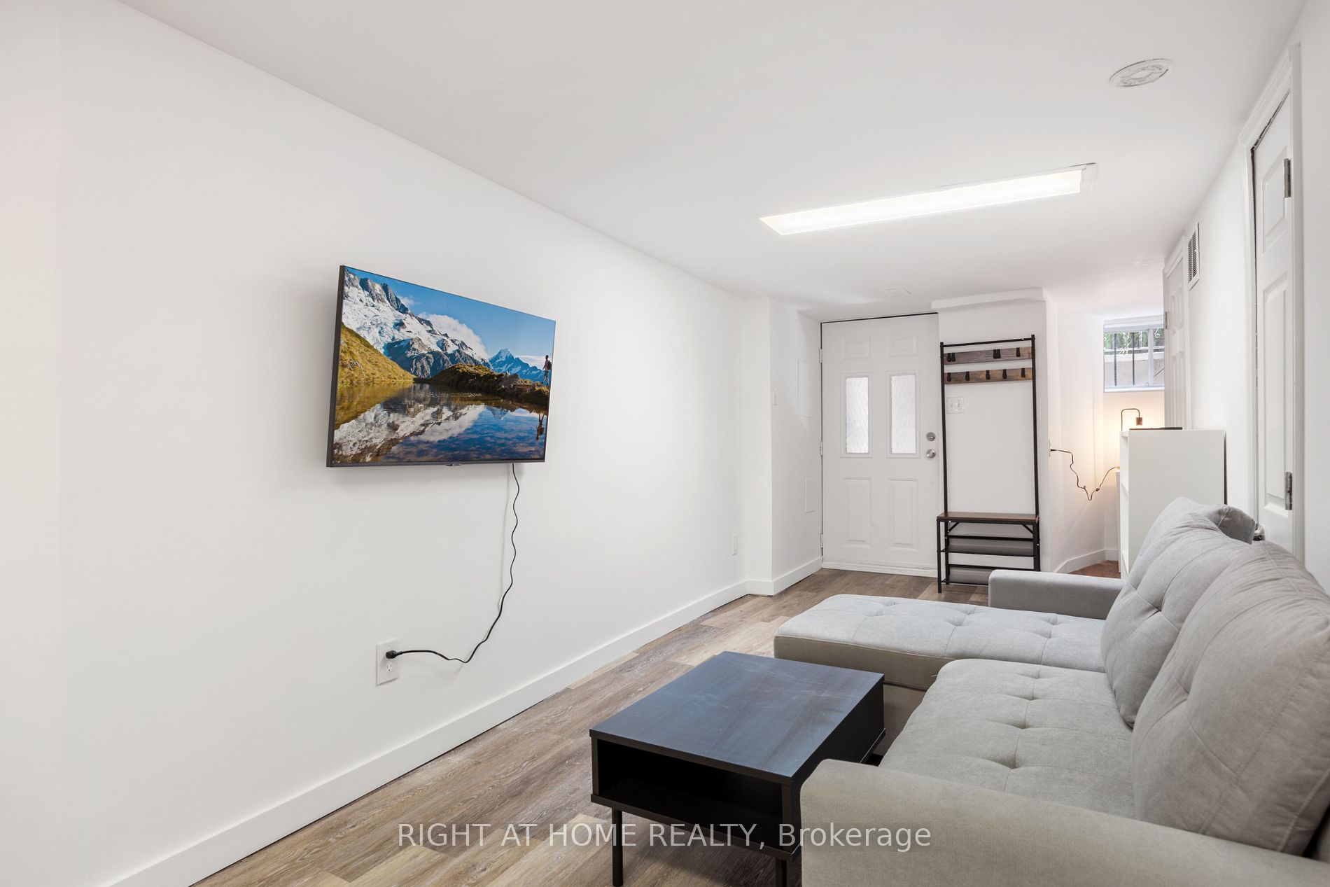 124 bsm Argyle St