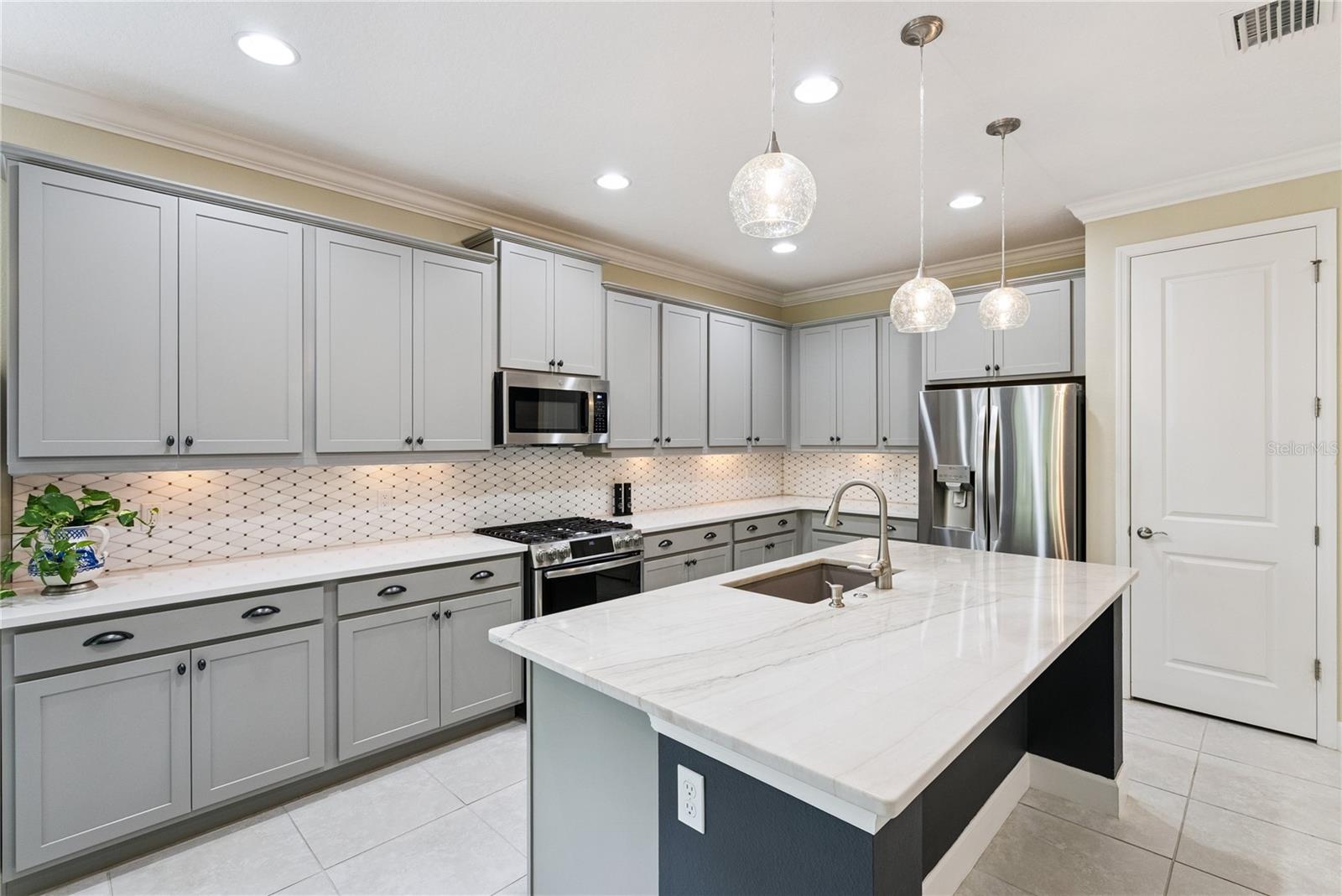 1169 Avery Meadows Way