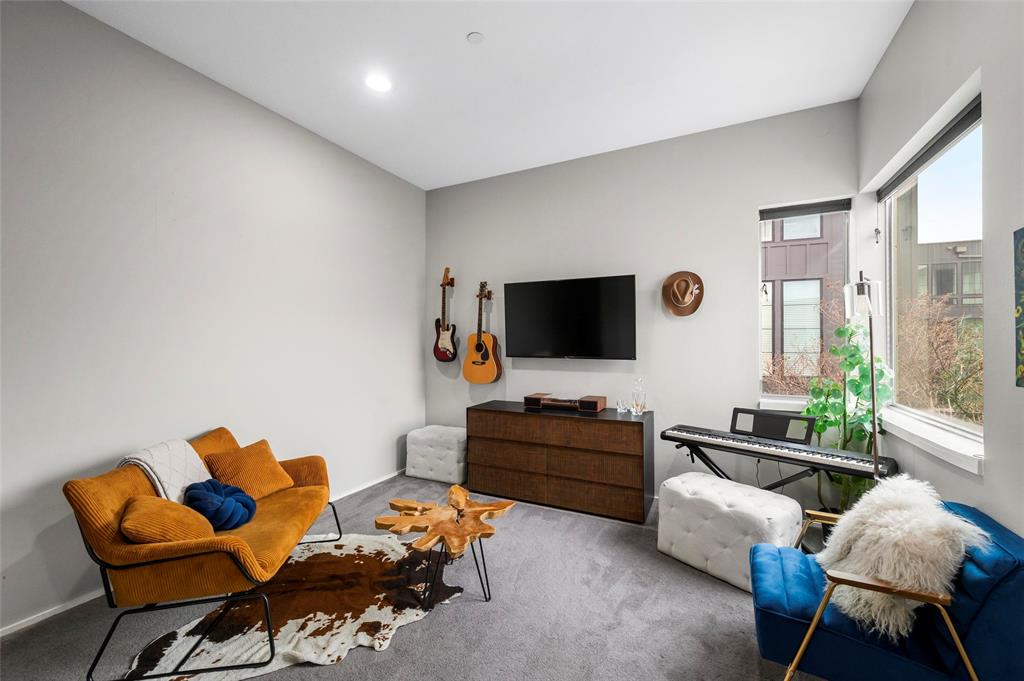 5205 Capitol Avenue 9