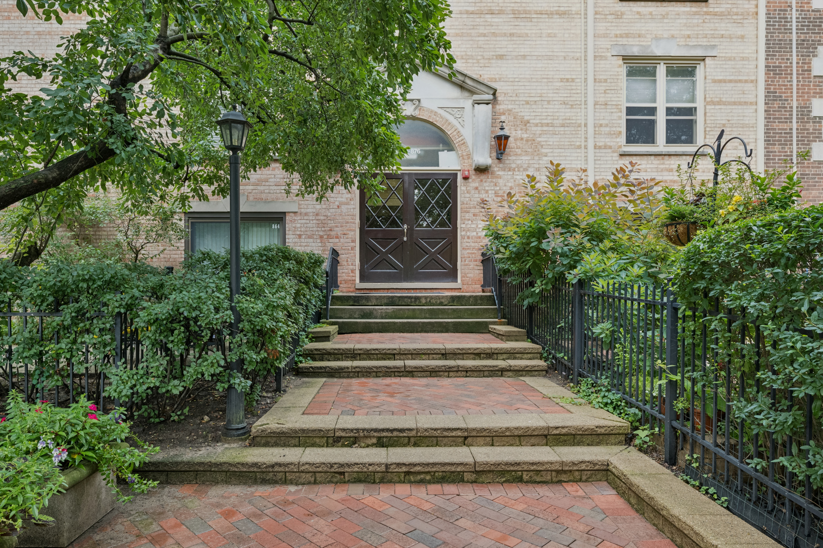 Beautifully updated and move-in ready, this charming residence offers the perfect blend of modern improvements and timeless appeal in a highly desirable Evanston location. This 1 bed + den, 1.5 bath has a functional floor plan that is filled with natural light and offers comfortable living for everyday enjoyment. Thoughtfully refreshed throughout, the current owner has completed numerous upgrades, including a fully renovated full bathroom, new kitchen cabinetry, new hardwood floors on the second level, and fresh paint throughout the entire home.  Additional recent improvements include a new washer and dryer, new wall sconces in the living room and den, and new wool carpeting on the spiral staircase, adding warmth, character, and style to the space.  Amenities include an assigned exterior parking space and a private storage locker.   Ideally located near Evanston's vibrant downtown, shops, restaurants, parks, lakefront, Northwestern University, and public transportation, this home offers exceptional access to everything the community has to offer.  A rare opportunity to own a beautifully updated home in one of Evanston's most sought-after neighborhoods. Move right in and enjoy!