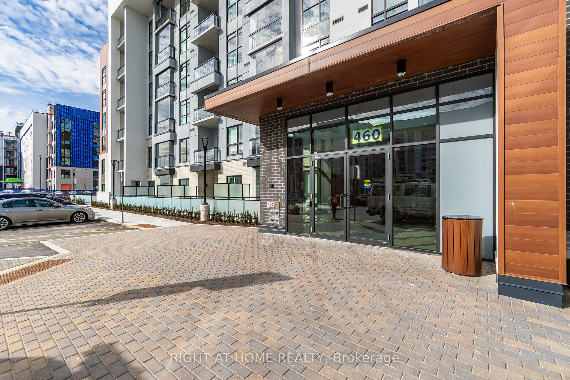 460 Gordon Krantz Ave 213