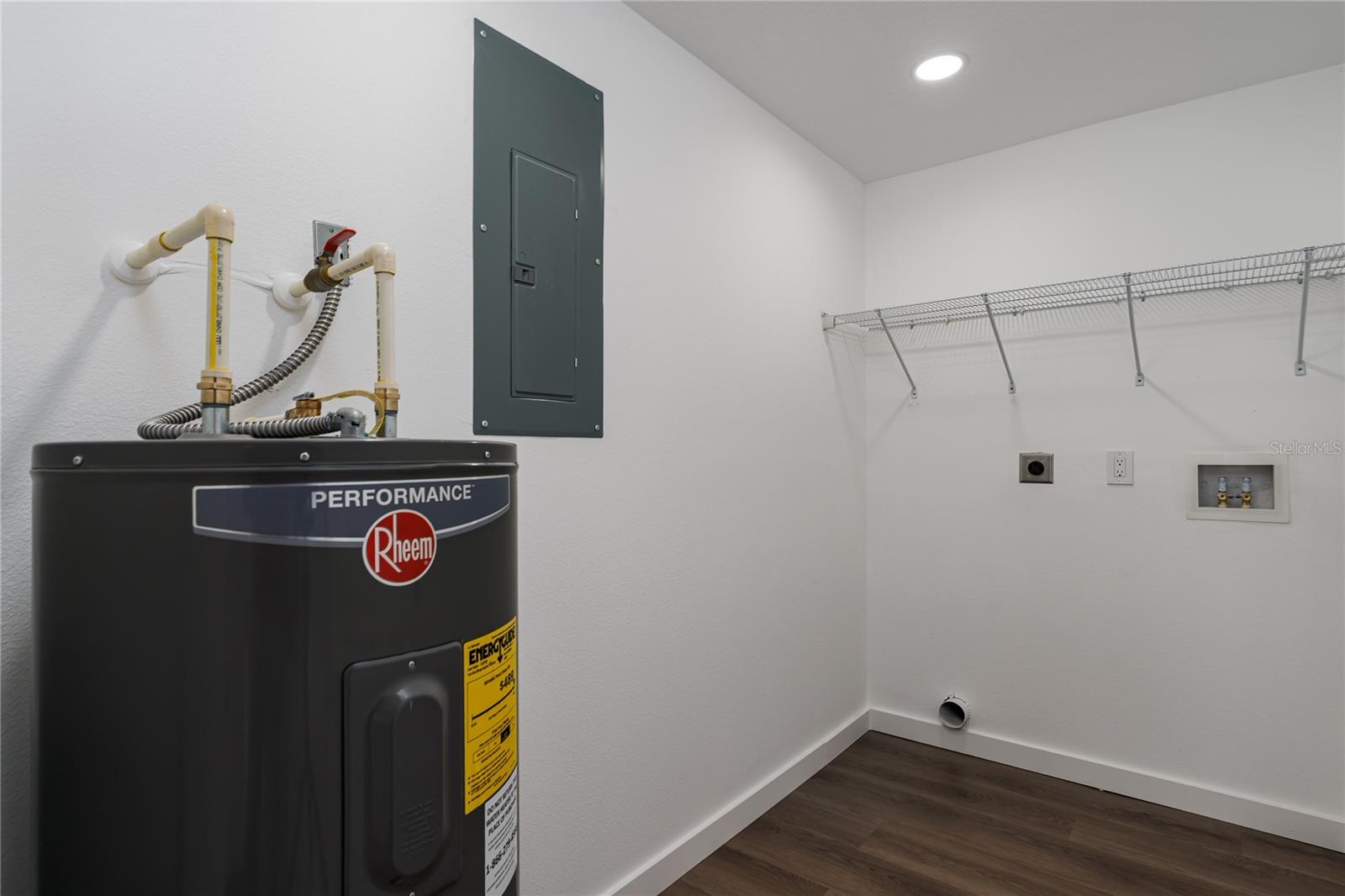 305 19th Street East