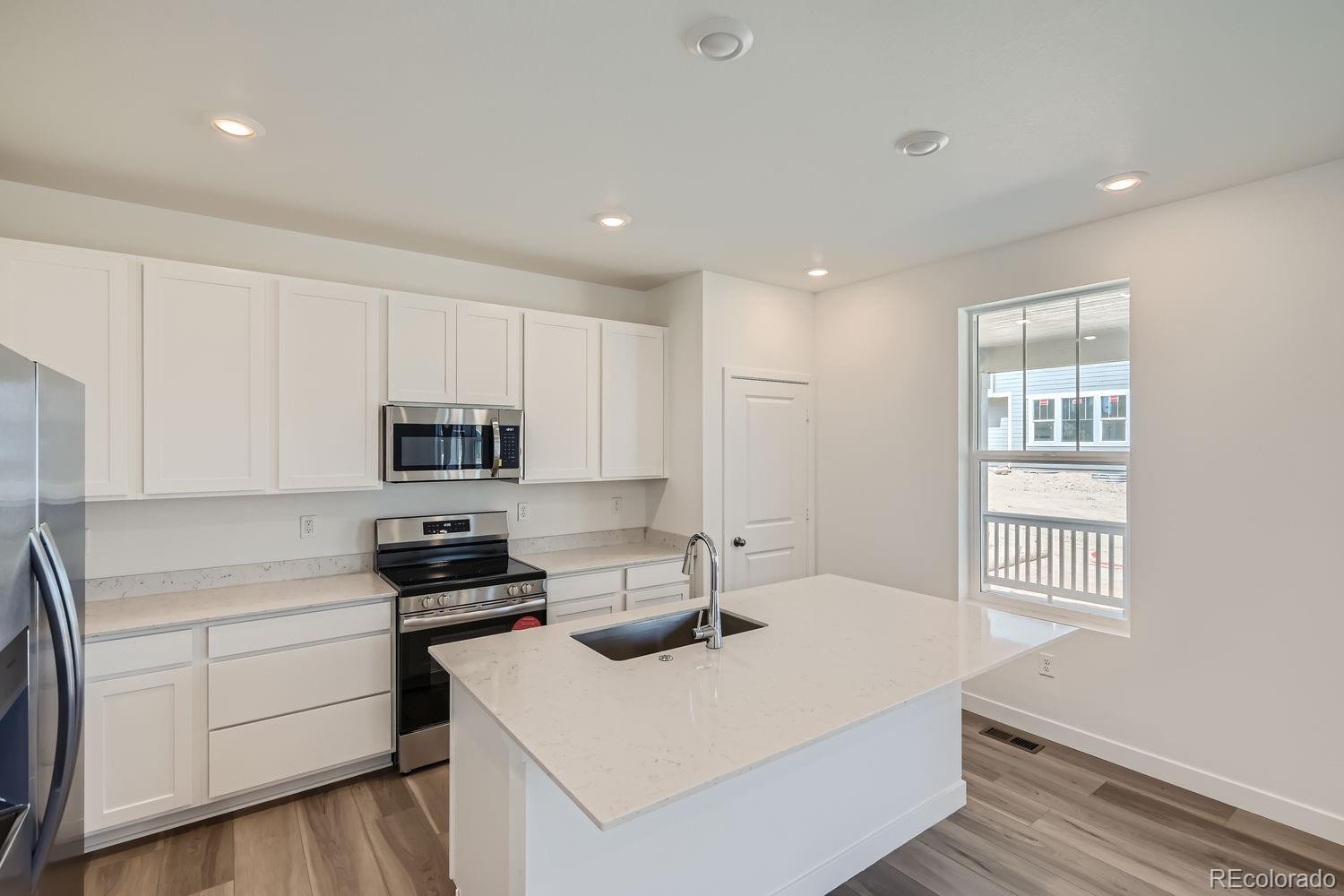 5563 Tamarack Avenue